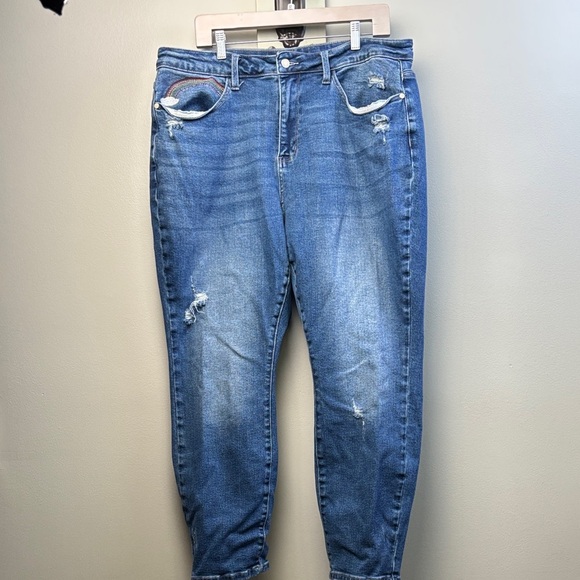 Judy Blue Denim - Judy blue Distressed Blue Jeans. Size 20 W.